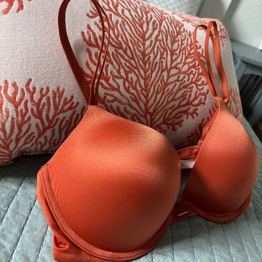 Victorias Secret Very Sexy Push-up Bra Size 36D